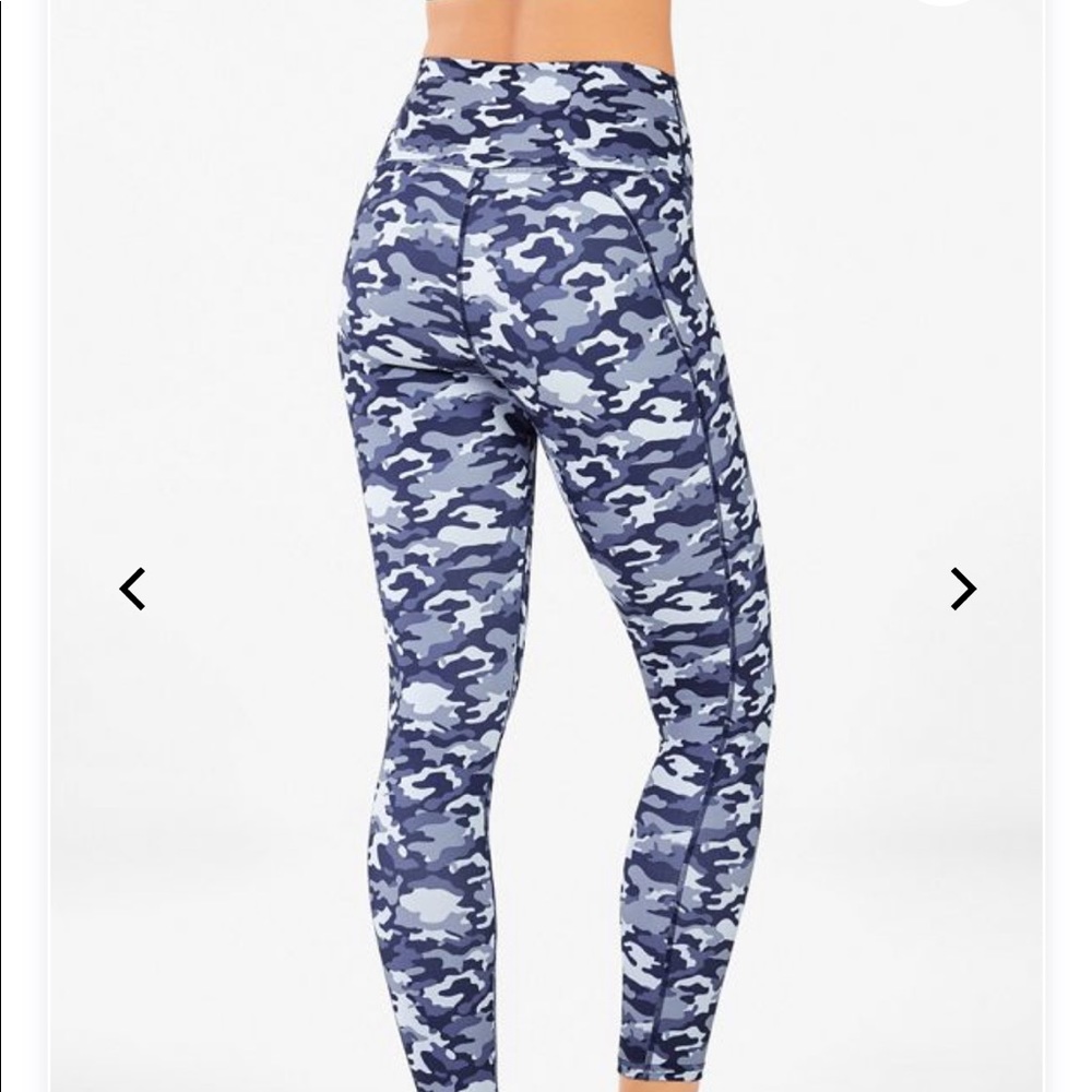 Fabletics High-Waisted Leggings/Hoodie Outfit